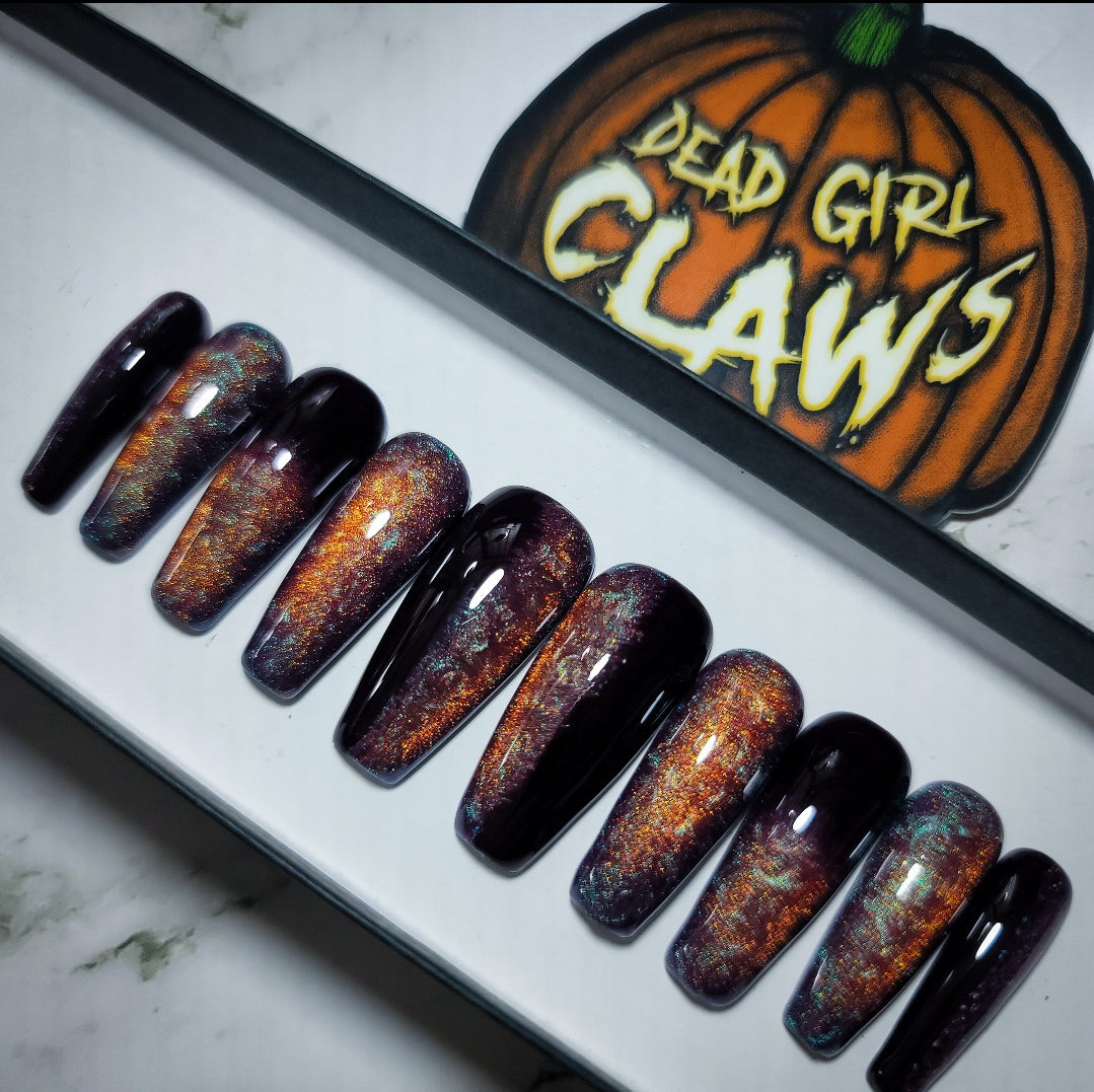 Behind The Crimson Door Press on Nail Set