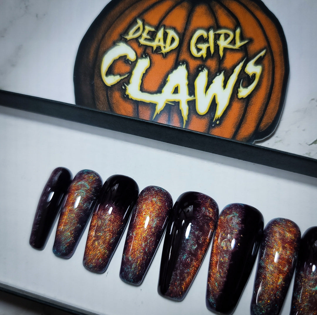 Behind The Crimson Door Press on Nail Set