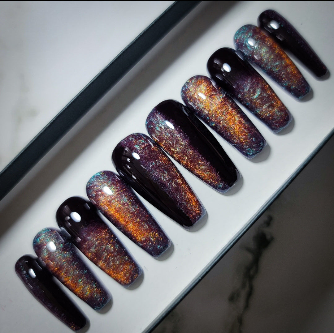 Behind The Crimson Door Press on Nail Set