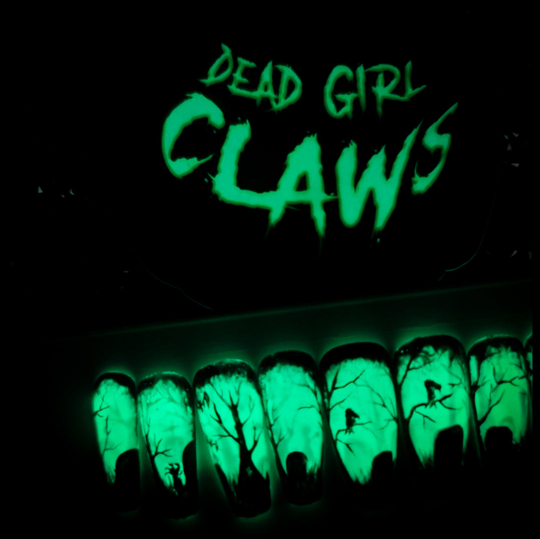 They're coming (Glow in the Dark) Press on Nail Set