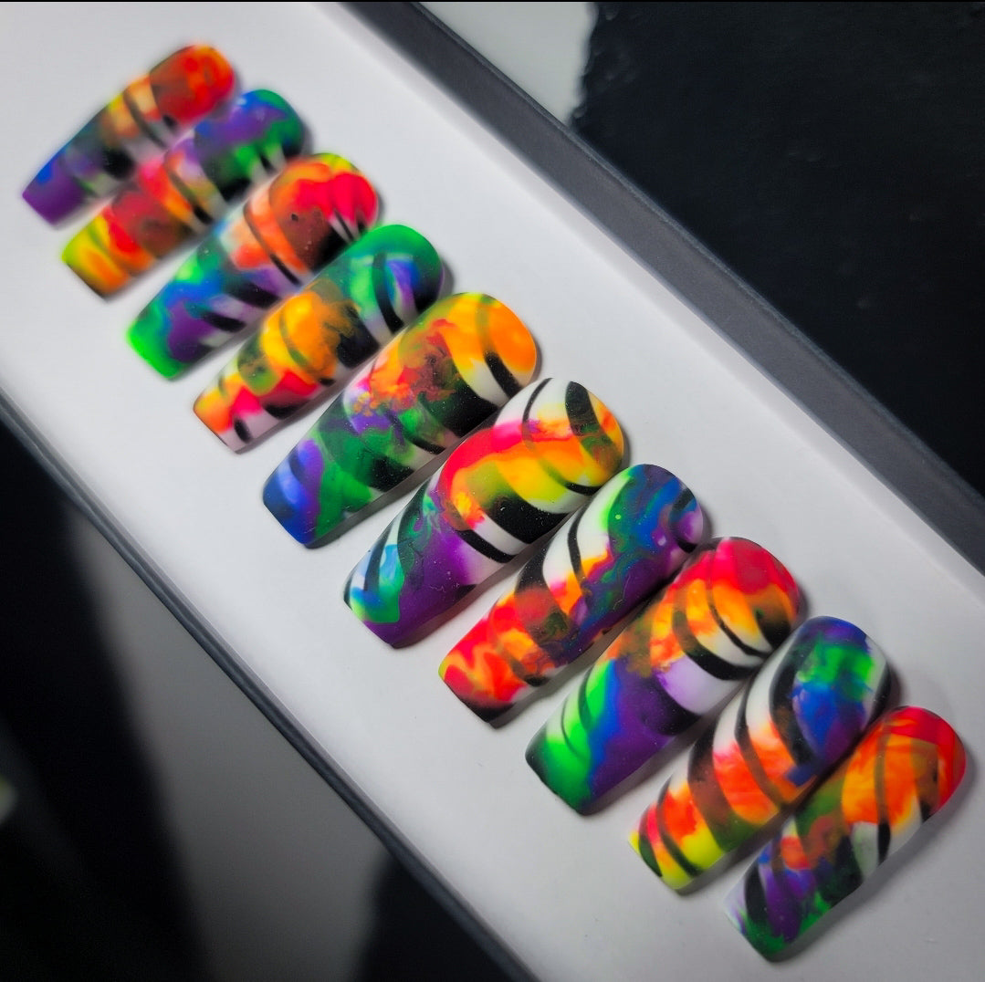 Kaleidoscopic Press on Nail Set