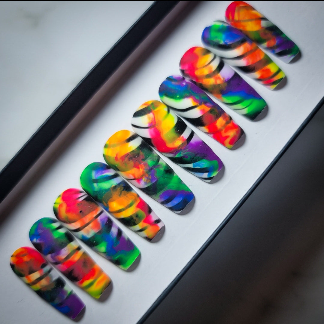 Kaleidoscopic Press on Nail Set