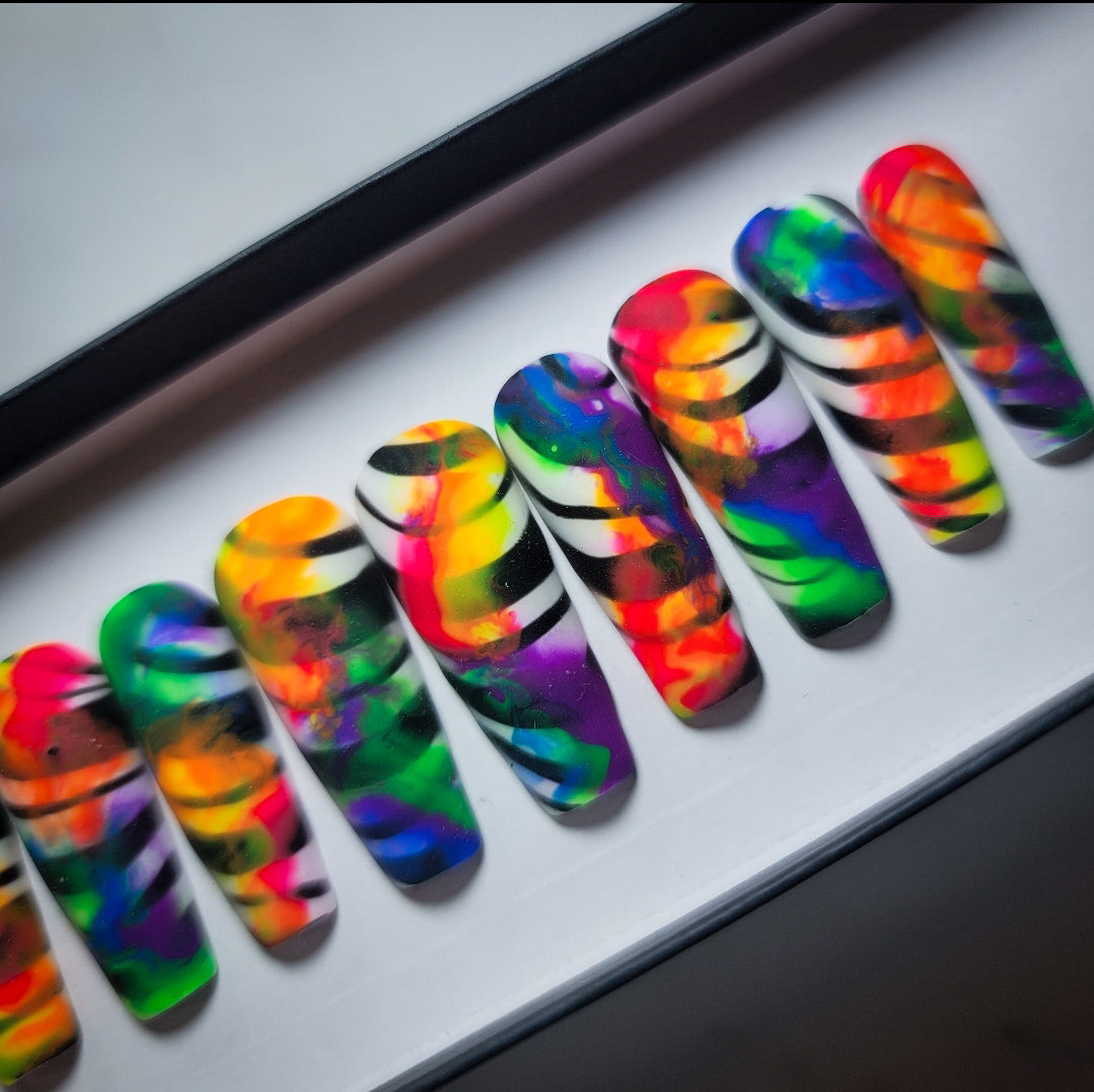 Kaleidoscopic Press on Nail Set