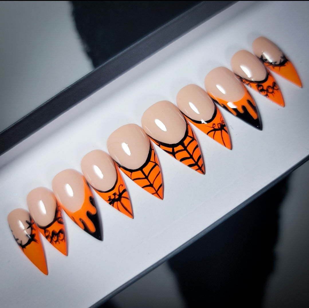 Spooky Queen (Glow in the Dark) Press on Nail Set