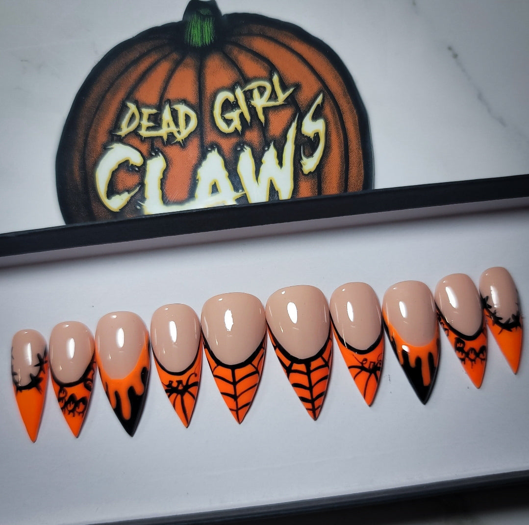 Spooky Queen (Glow in the Dark) Press on Nail Set