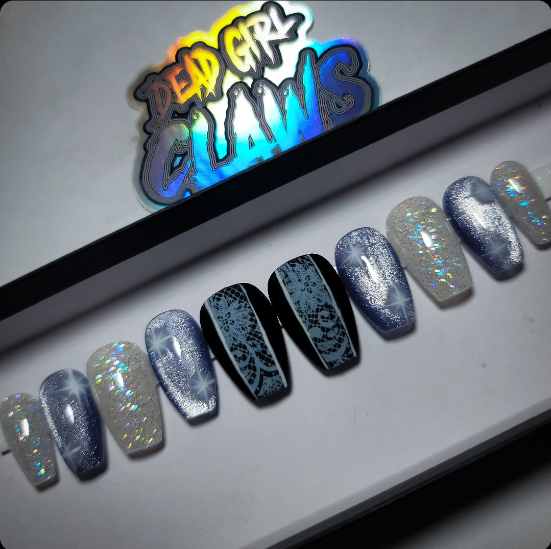 Frostbite Press on Nail Set