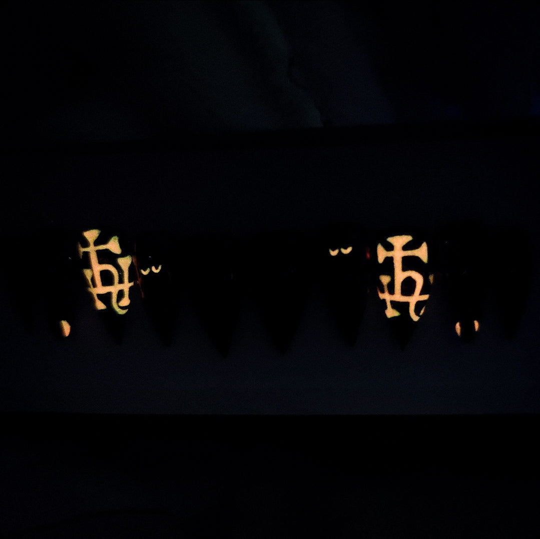 Lilith (Glow in the Dark) Press on Nail Set