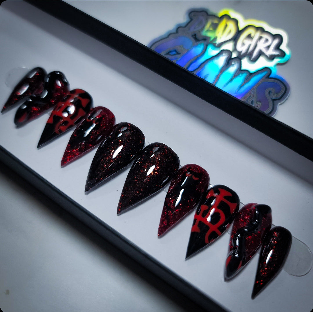 Lilith (Glow in the Dark) Press on Nail Set
