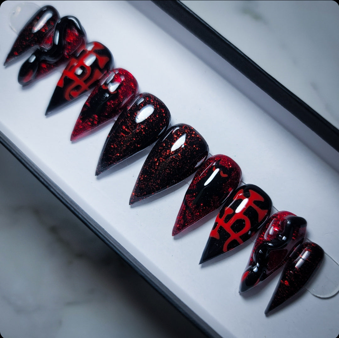 Lilith (Glow in the Dark) Press on Nail Set