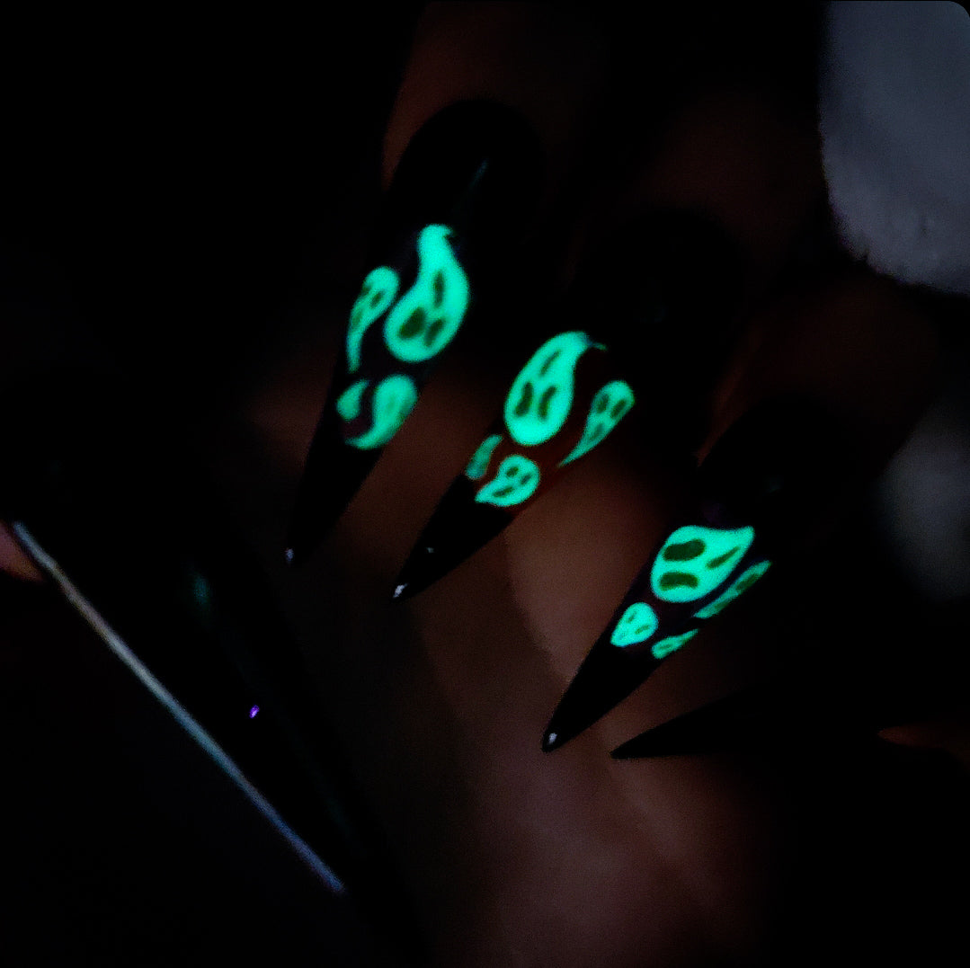 Spooky Lamp (Glow in the Dark) Press on Nail Set