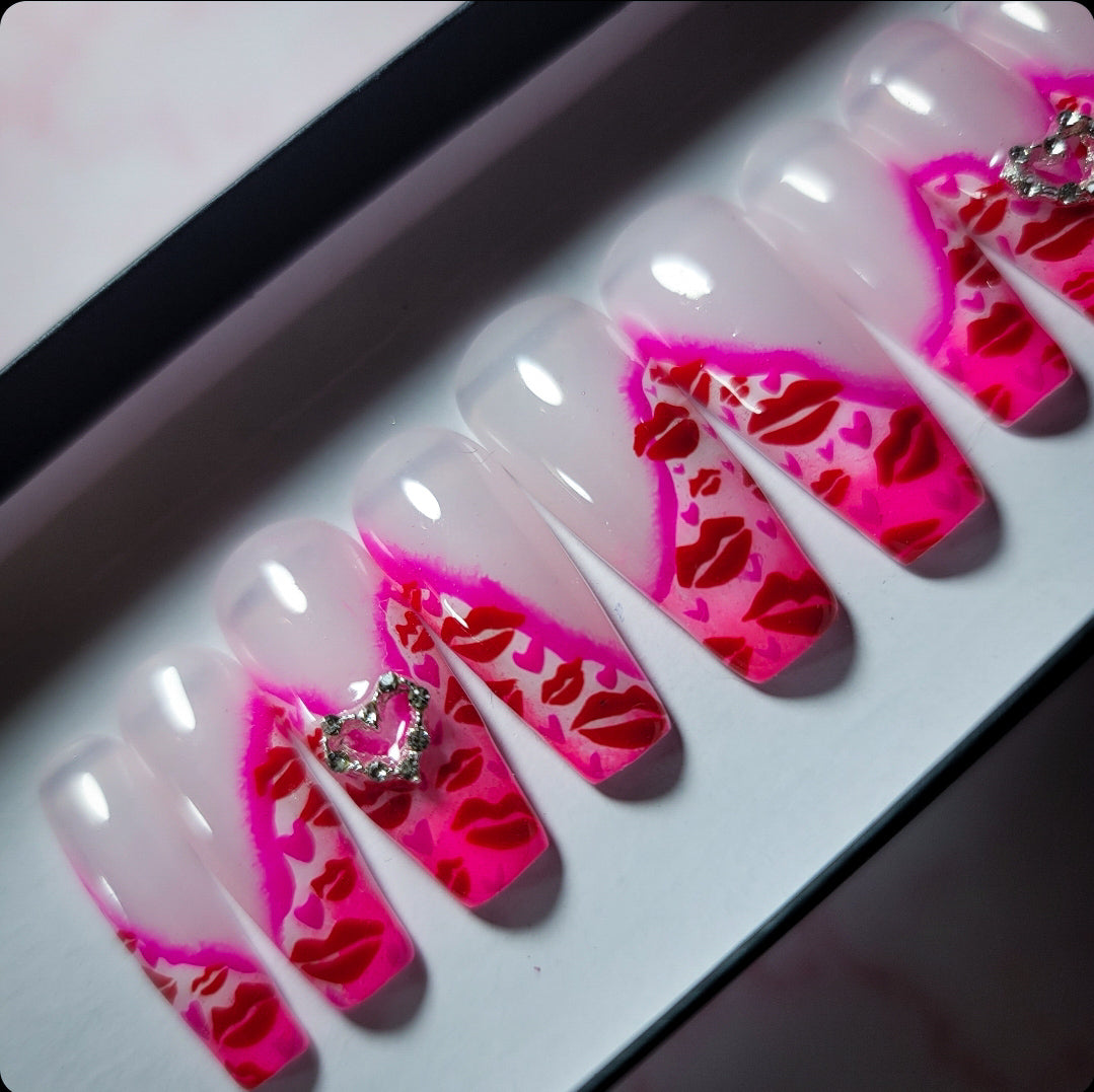 Kiss Me Press on Nail Set
