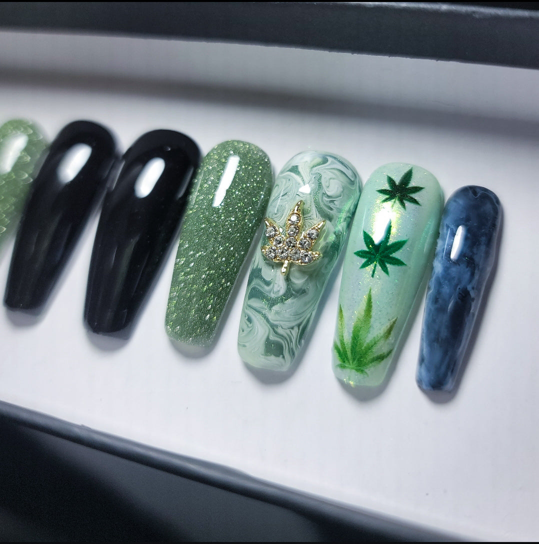 Kush Queen Press On Nail Set