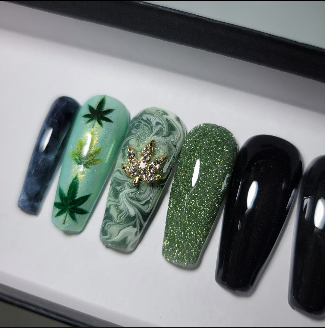 Kush Queen Press On Nail Set