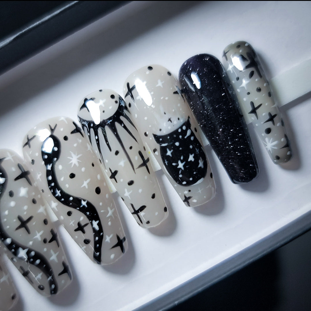 Spellbinding Press on Nail Set (Thermal Changing)