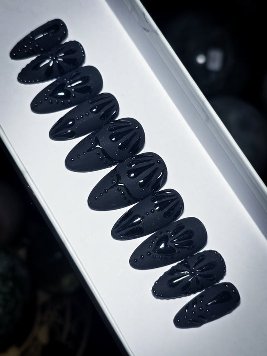 Shadow Bloom Press on Nail Set