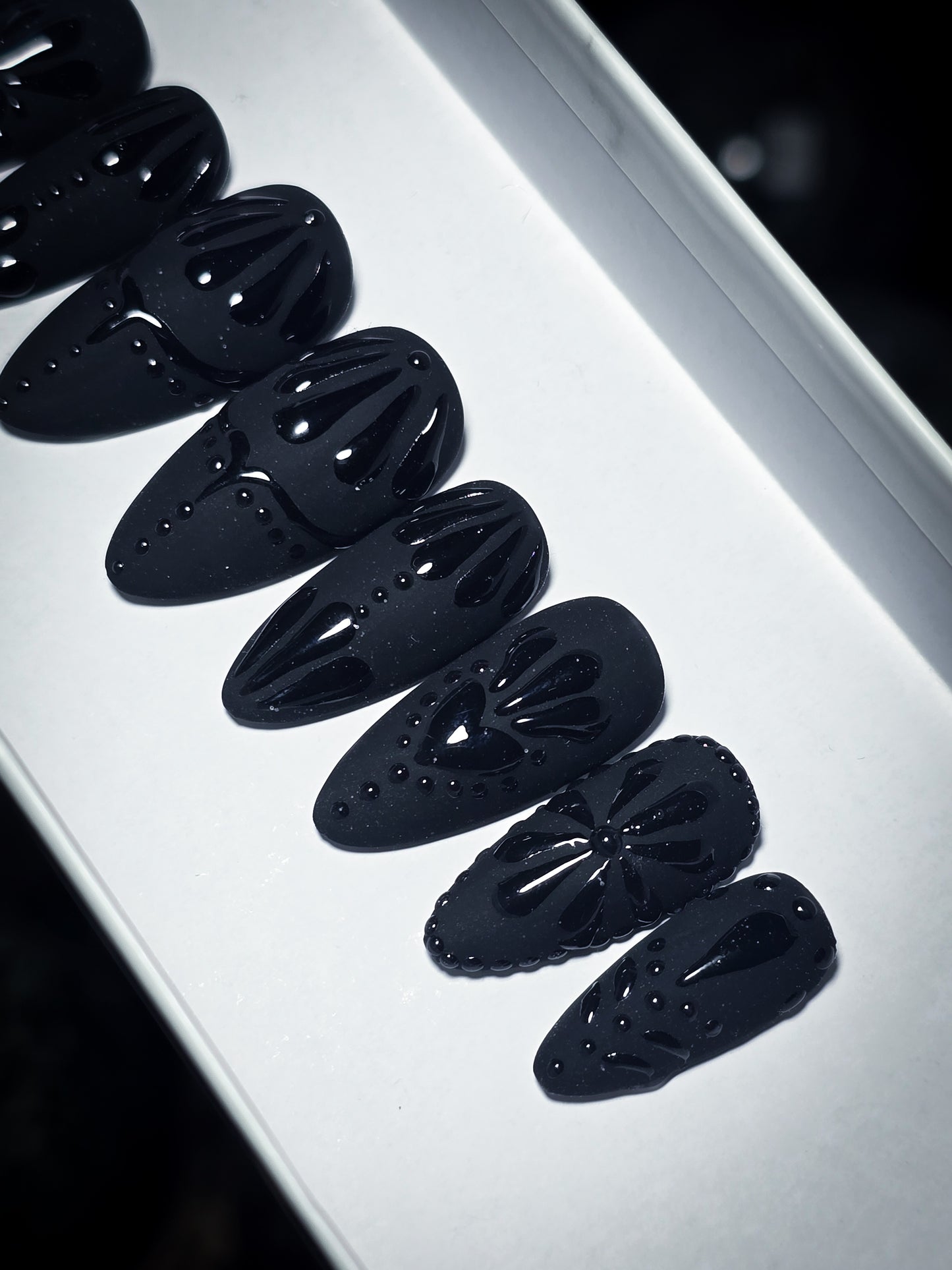 Shadow Bloom Press on Nail Set