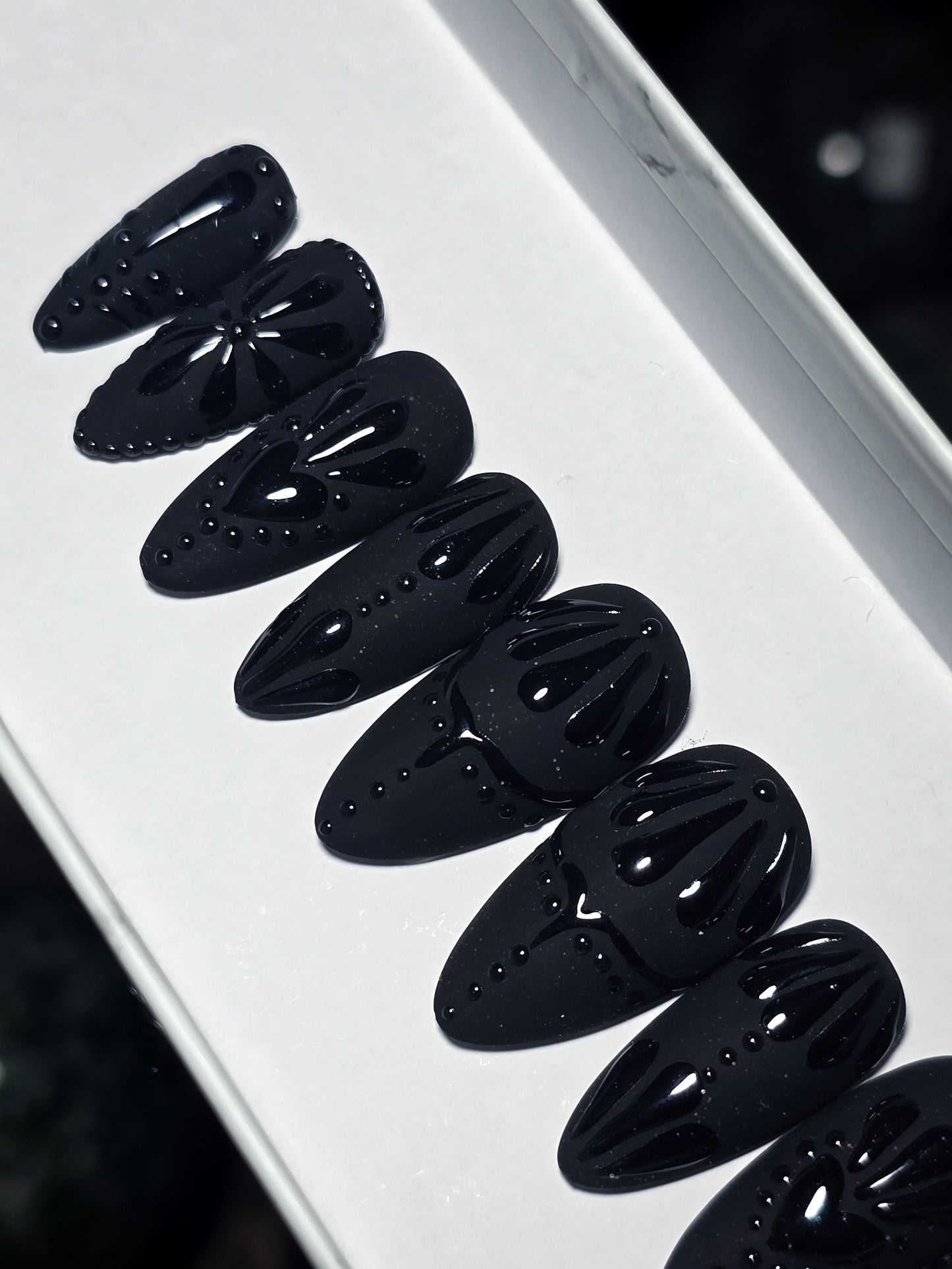 Shadow Bloom Press on Nail Set
