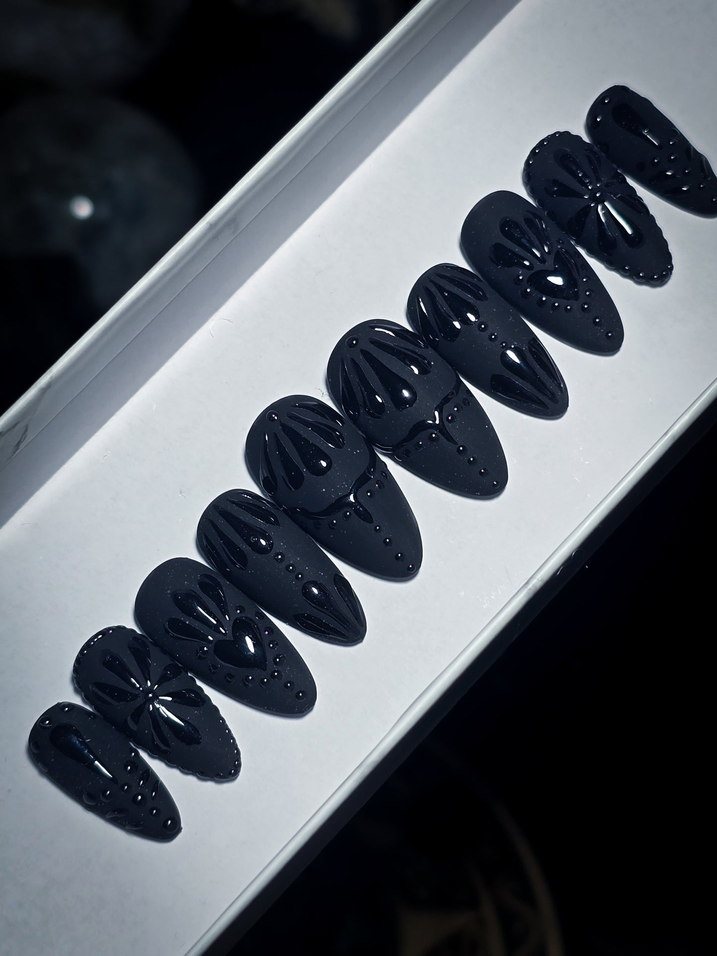 Shadow Bloom Press on Nail Set