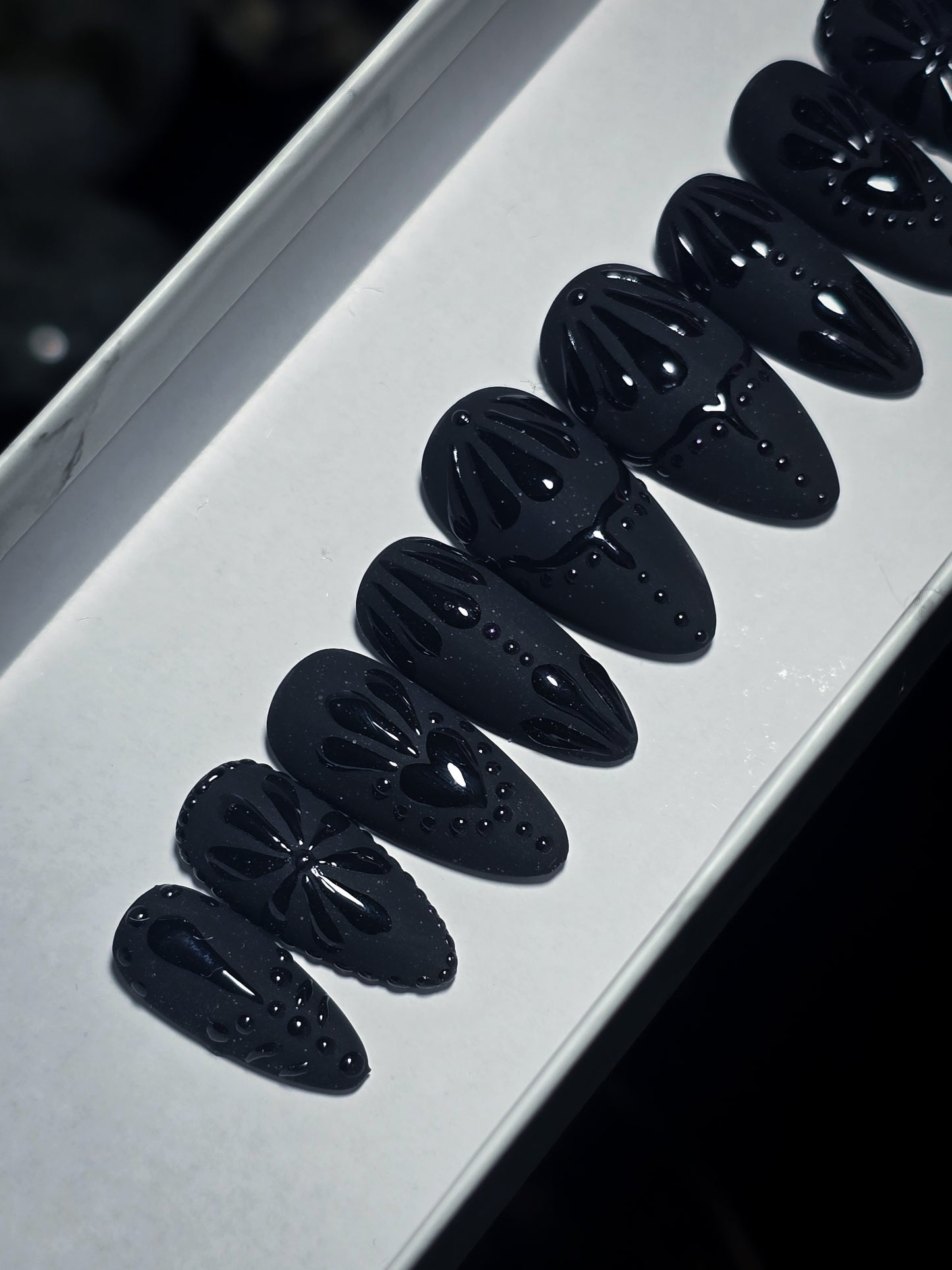 Shadow Bloom Press on Nail Set