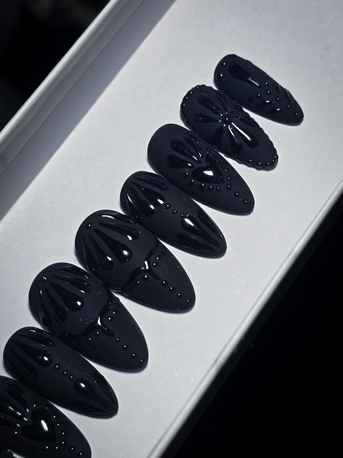 Shadow Bloom Press on Nail Set
