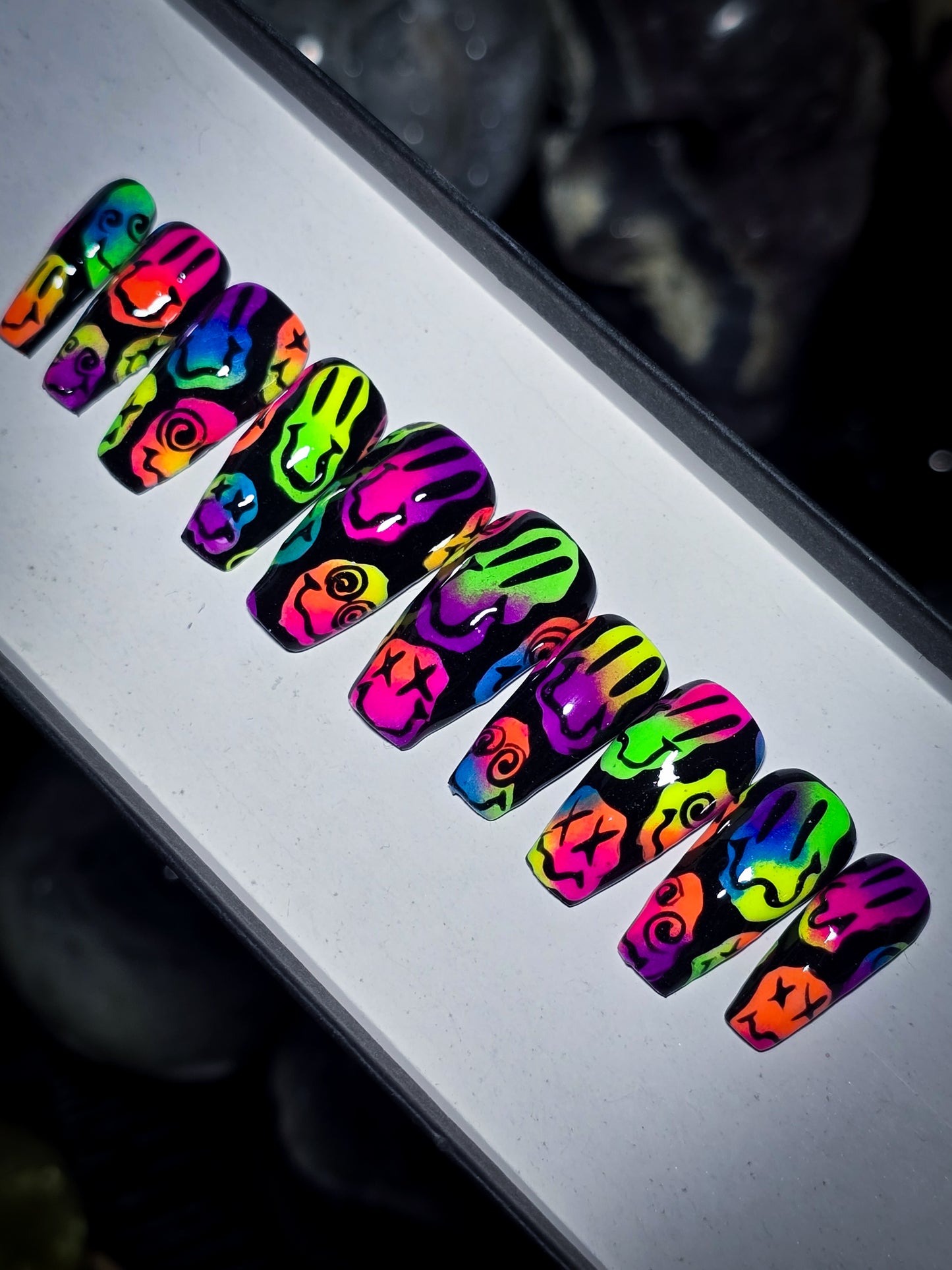 Neon Grin Press on Nail Set