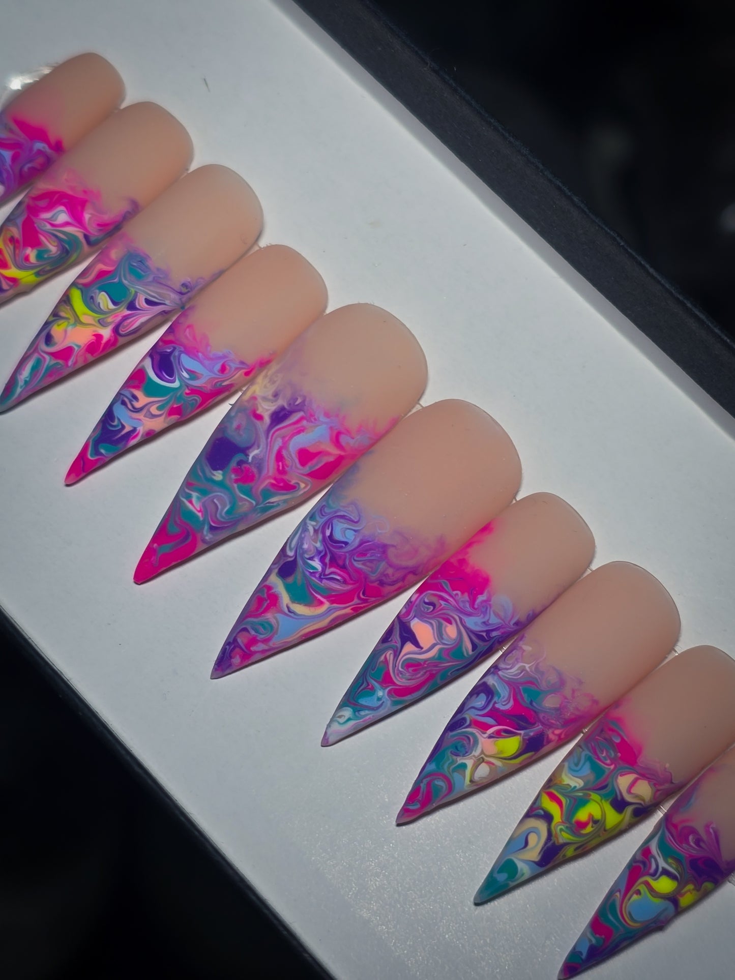 Liquid Prism Press on Nail Set