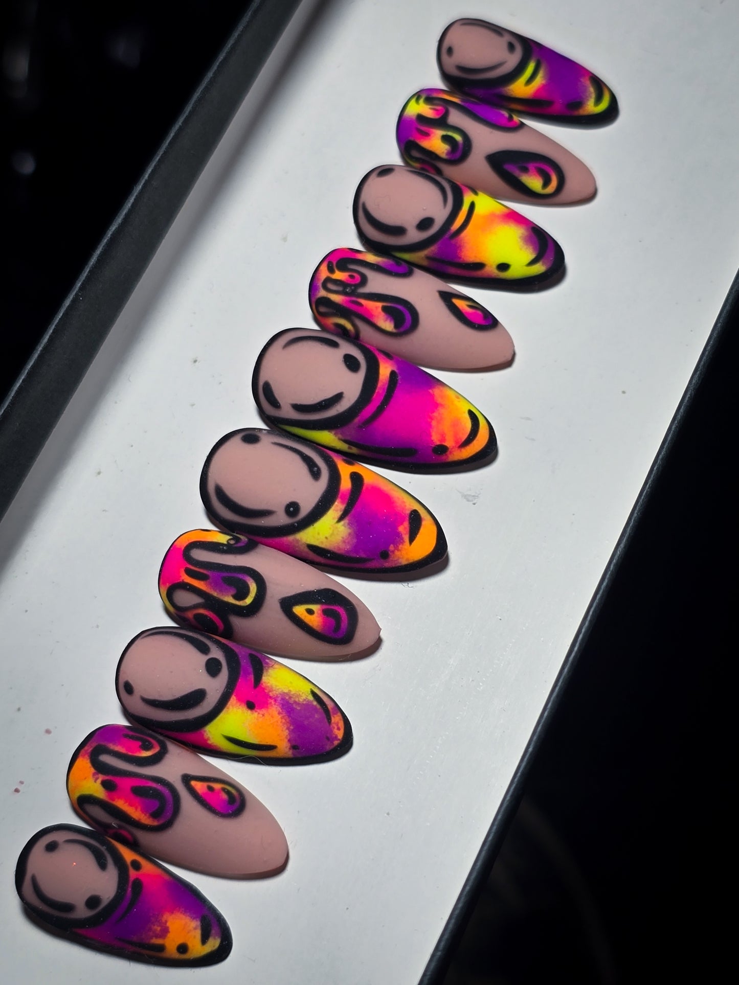 Electric Mood Press on Nail Set