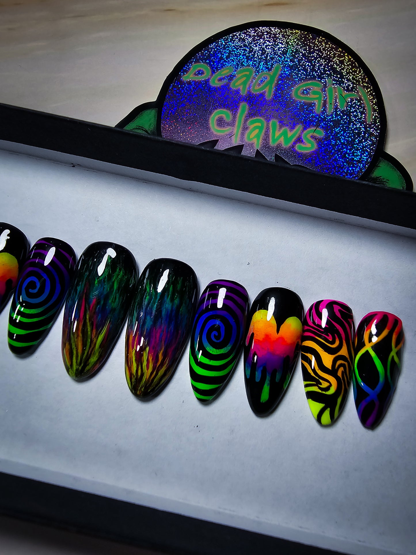 Vivid Groove Press on Nail Set