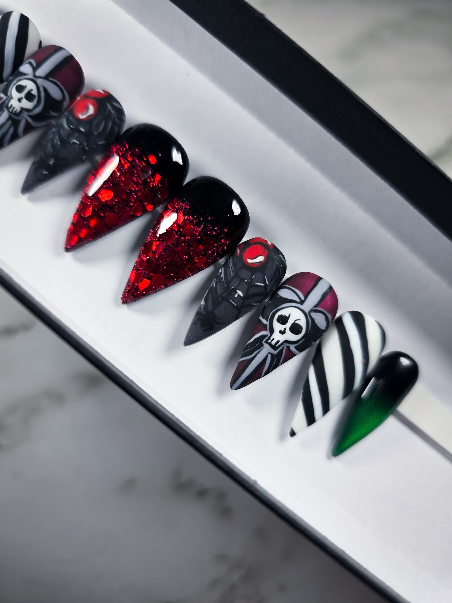Holiday Magic Press on Nail Set