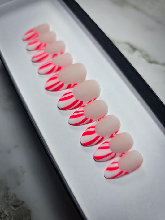 Peppermint Glow Press on Nails  (glow in the dark)