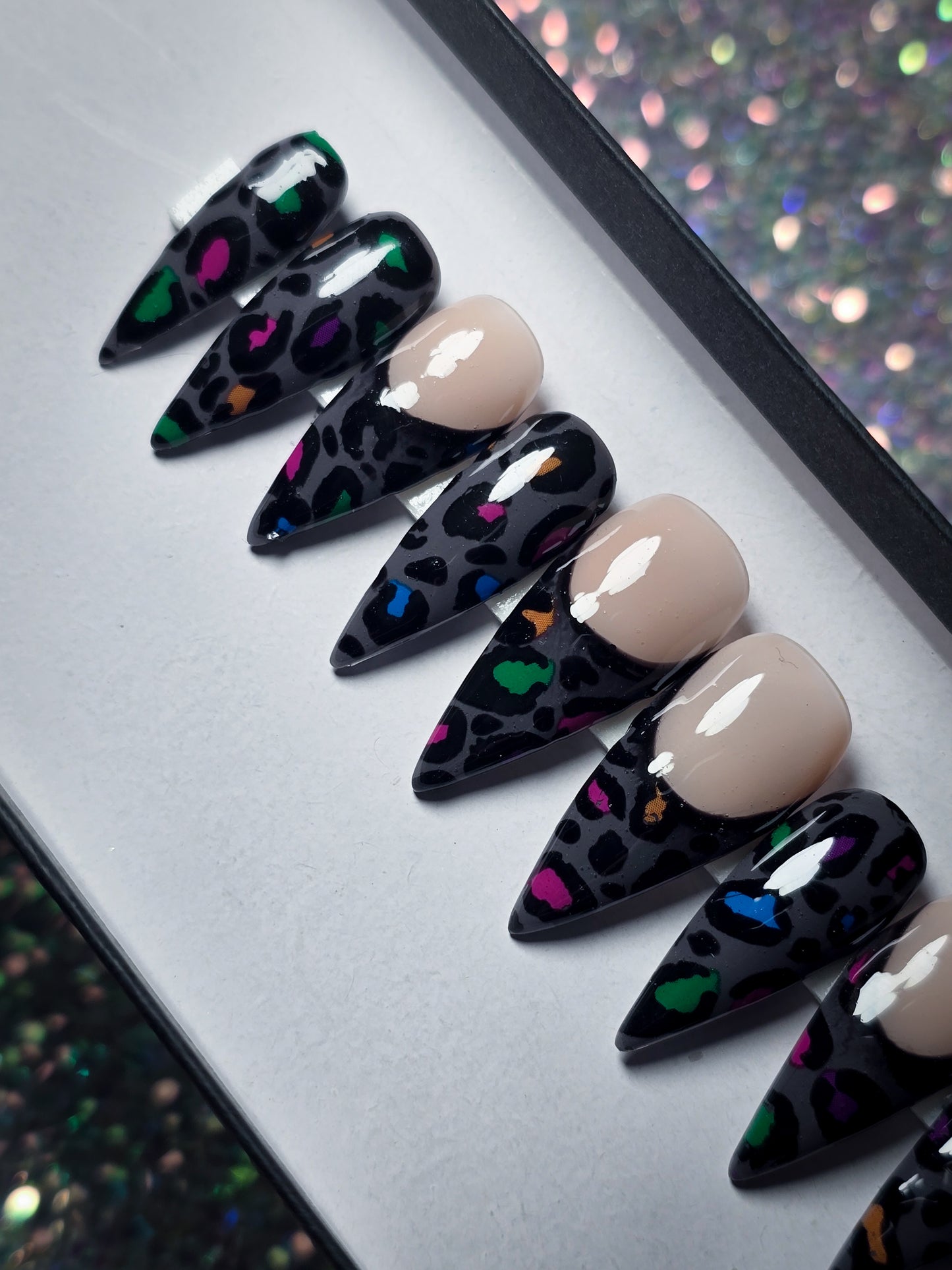 Rainbow Roar Press on Nail Set (Thermal Reactive)
