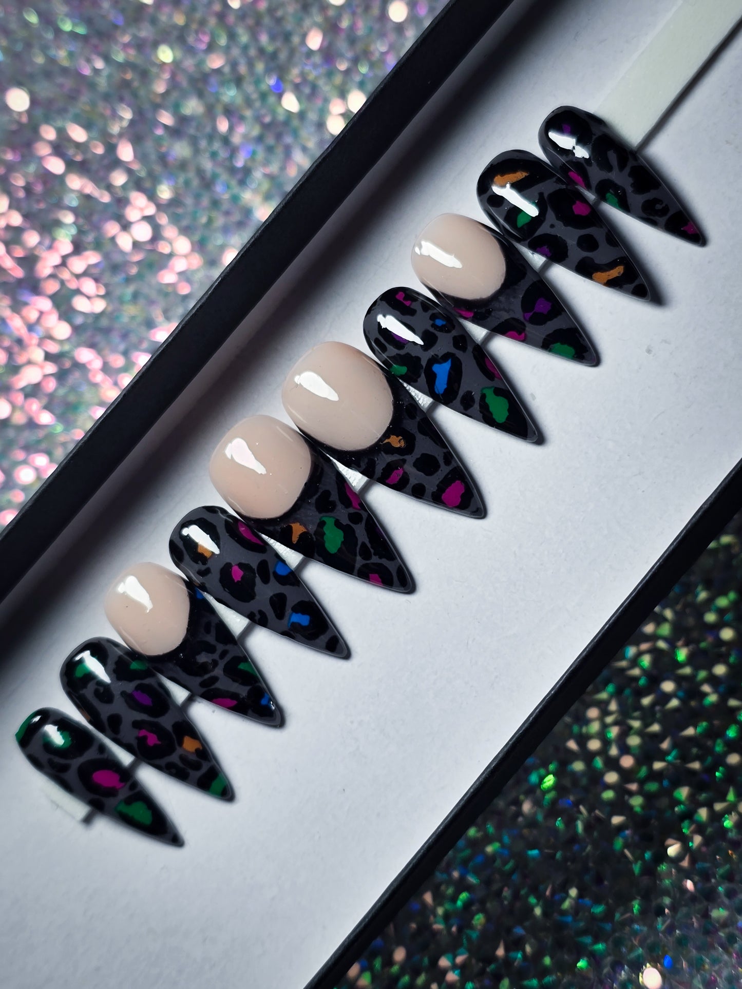 Rainbow Roar Press on Nail Set (Thermal Reactive)