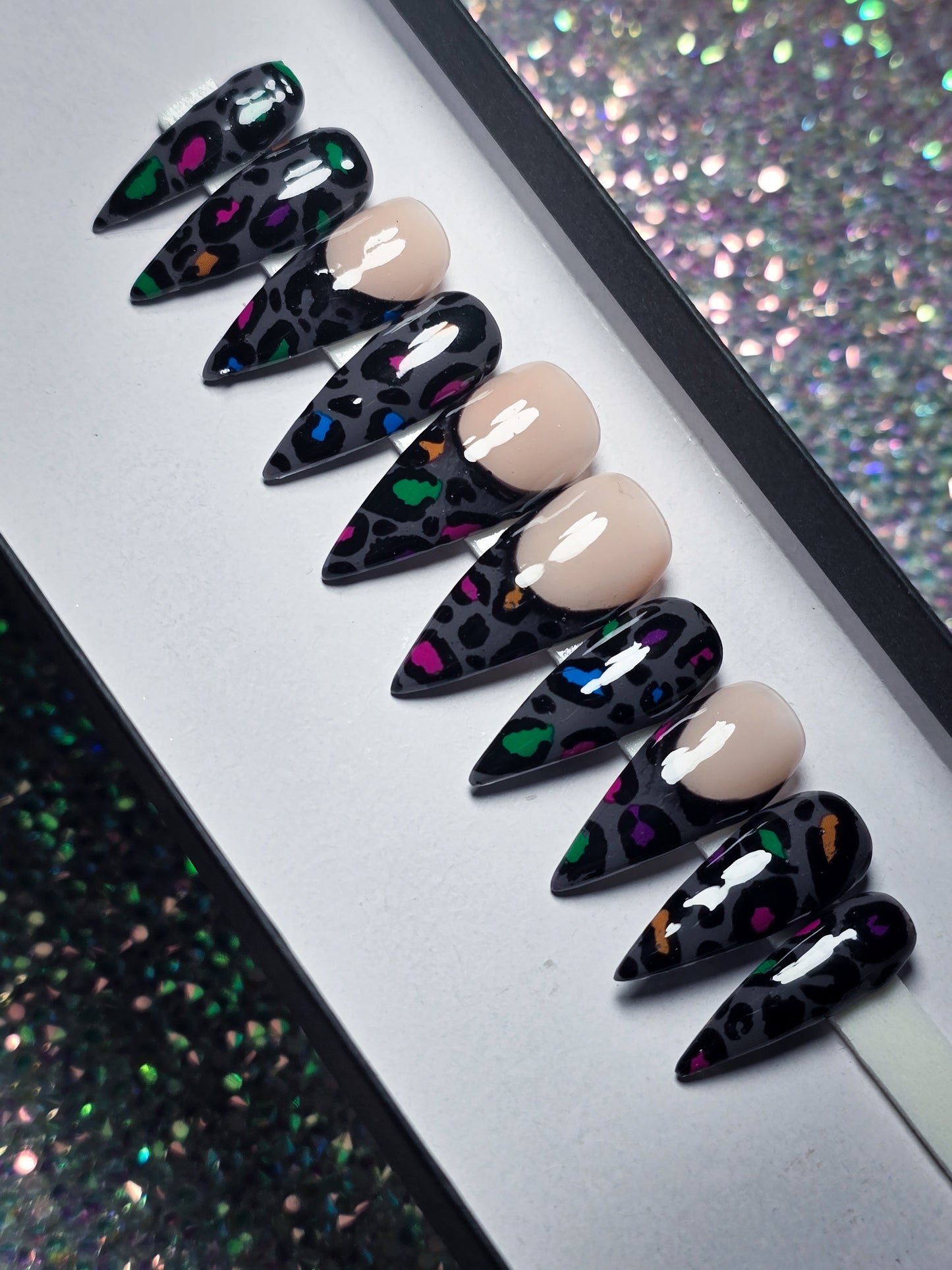 Rainbow Roar Press on Nail Set (Thermal Reactive)