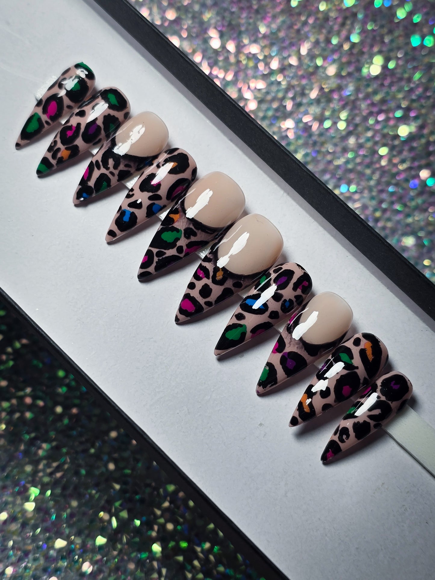 Rainbow Roar Press on Nail Set (Thermal Reactive)