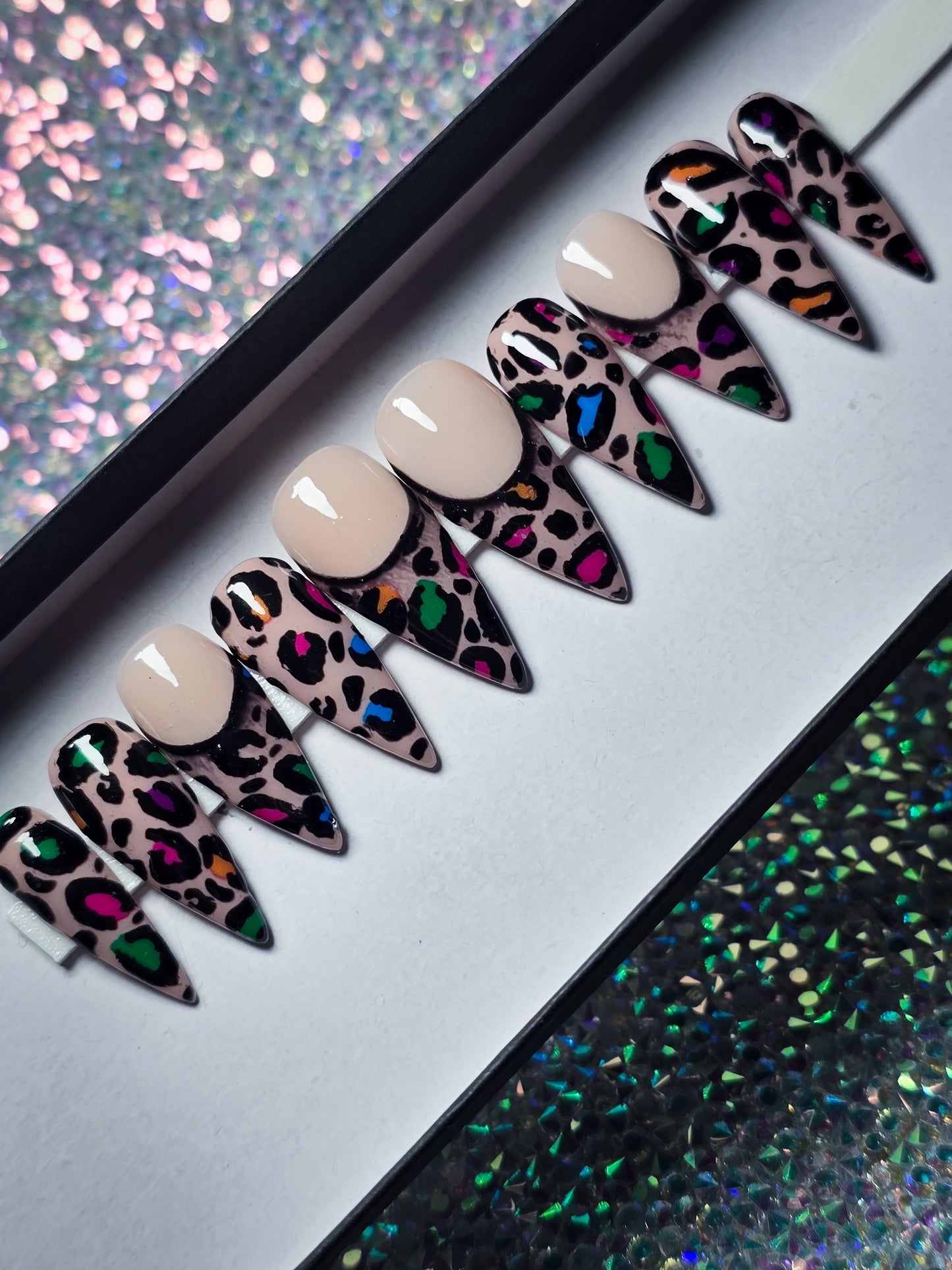 Rainbow Roar Press on Nail Set (Thermal Reactive)