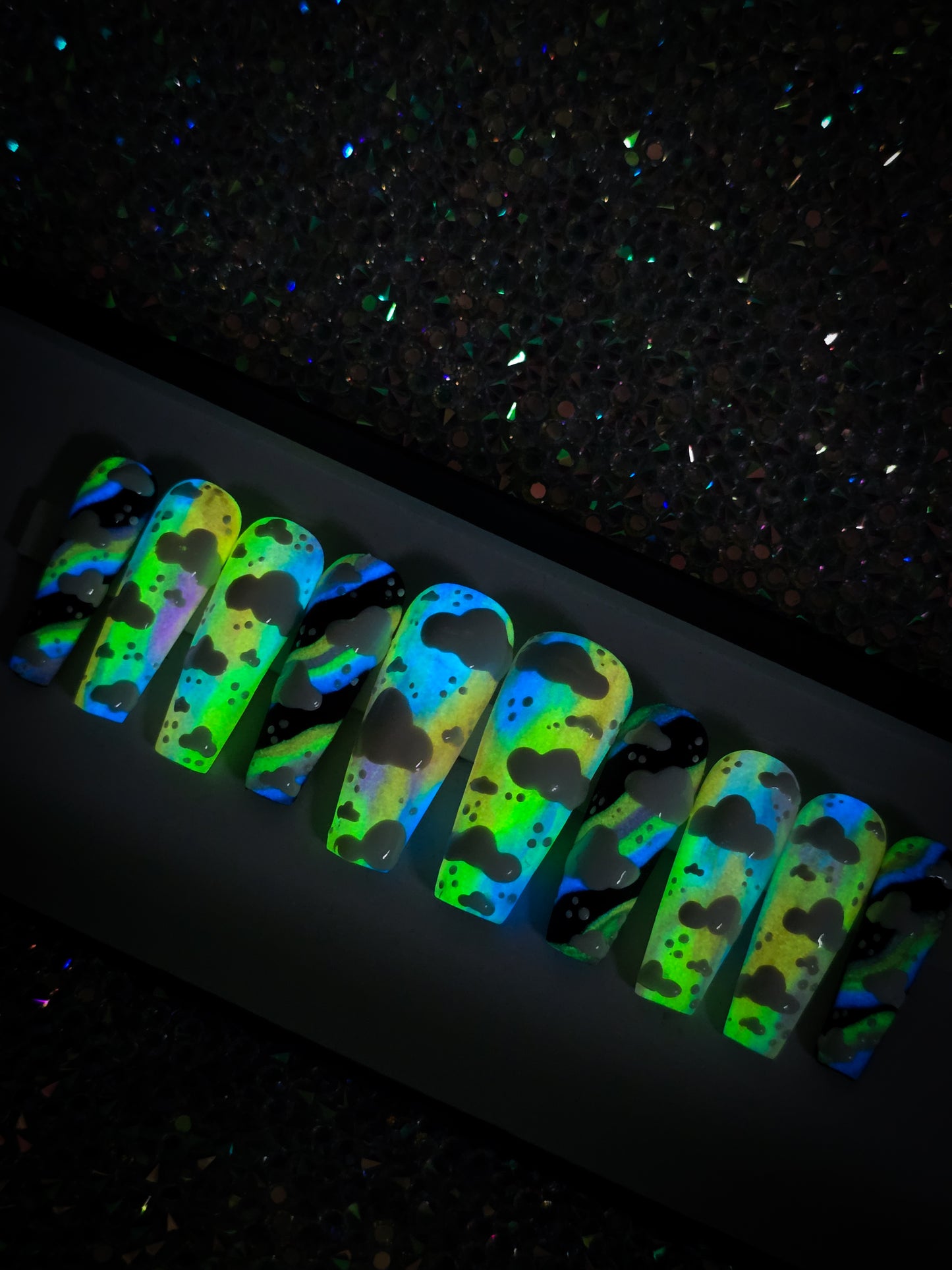 Rainbow Dreams Press on Nail Set (Thermal reactive & Glow in the Dark)