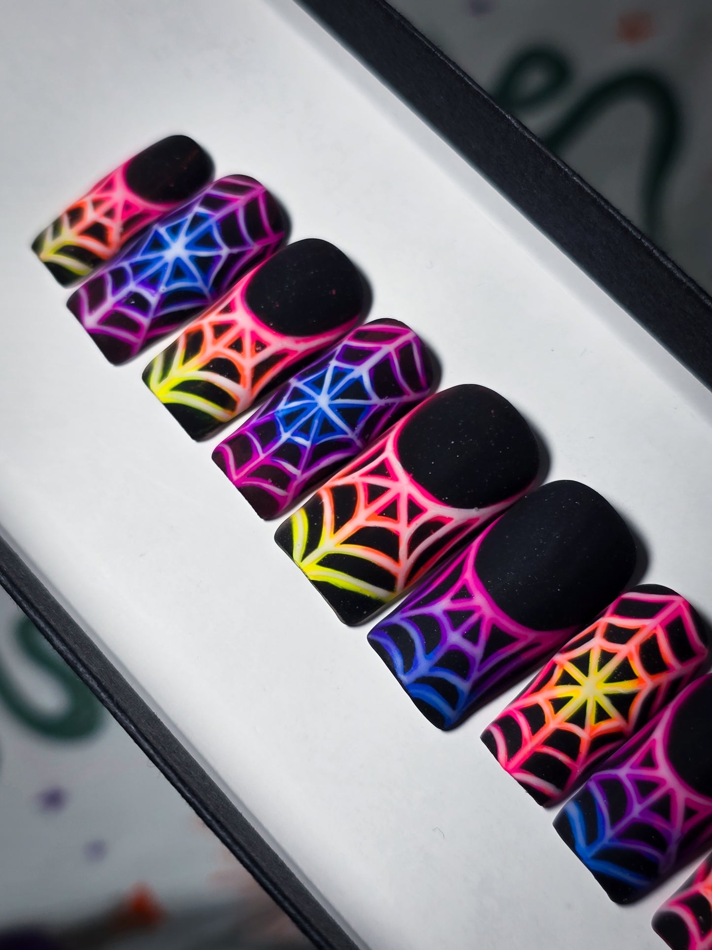 Shadow Weaver Press on Nail Set