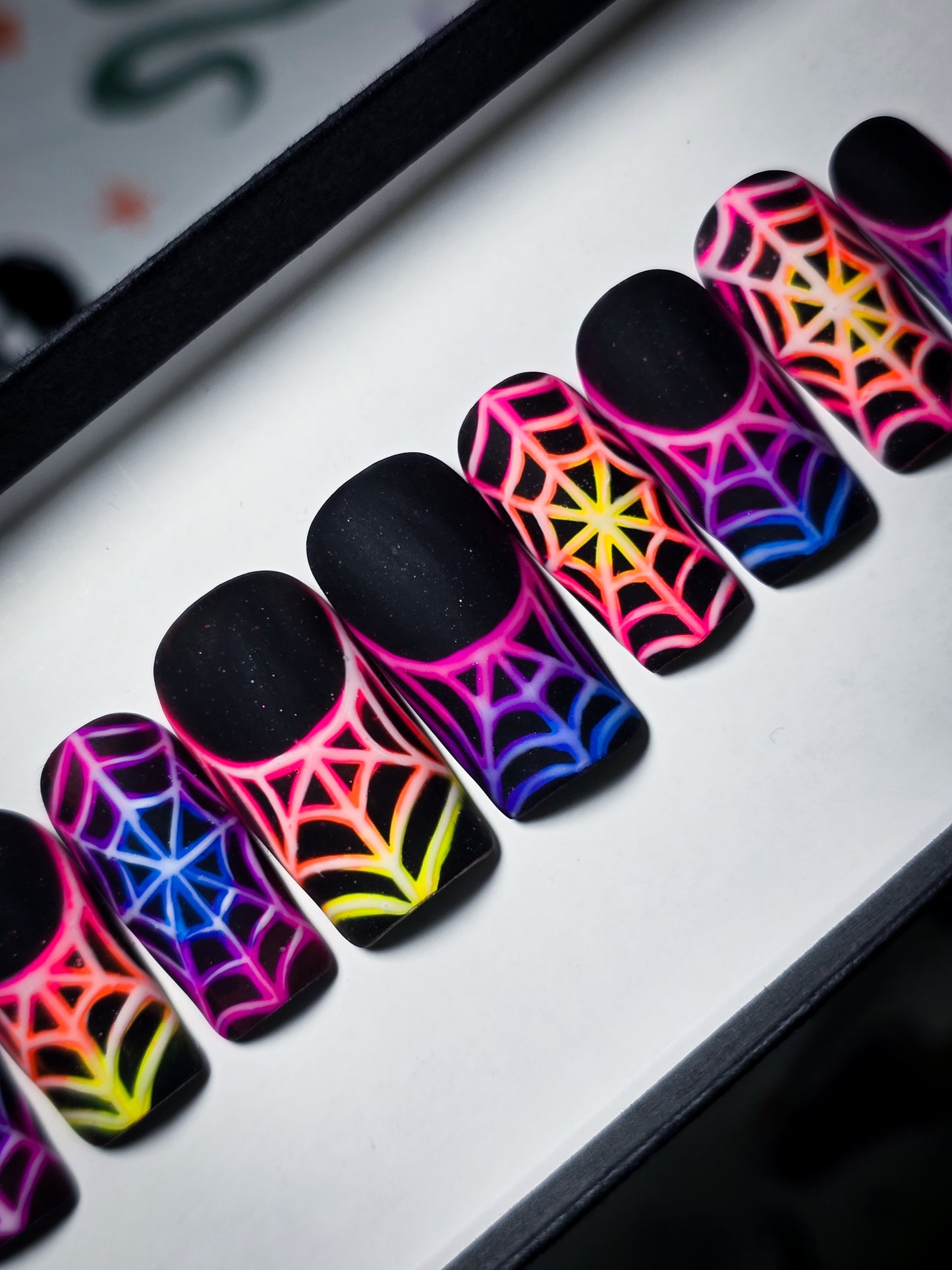 Shadow Weaver Press on Nail Set