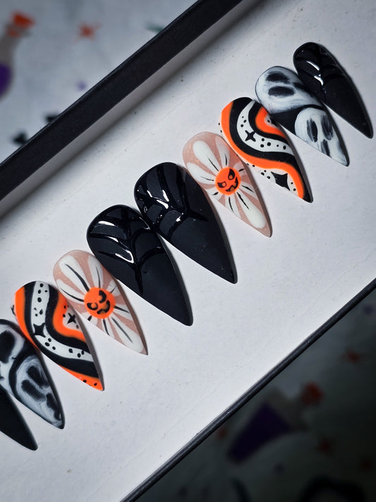 Groovy Ghouls Press on Nail Set (Glow in the dark)
