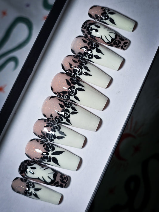 Gothic Glow Press on Nail Set (Glow in the Dark)