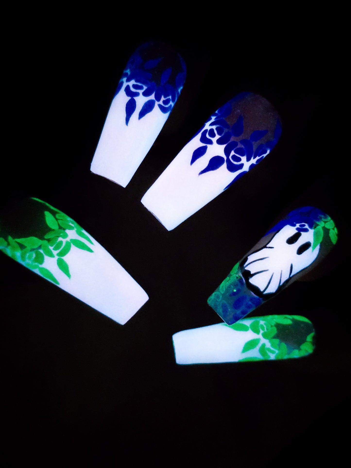 Gothic Glow Press on Nail Set (Glow in the Dark)
