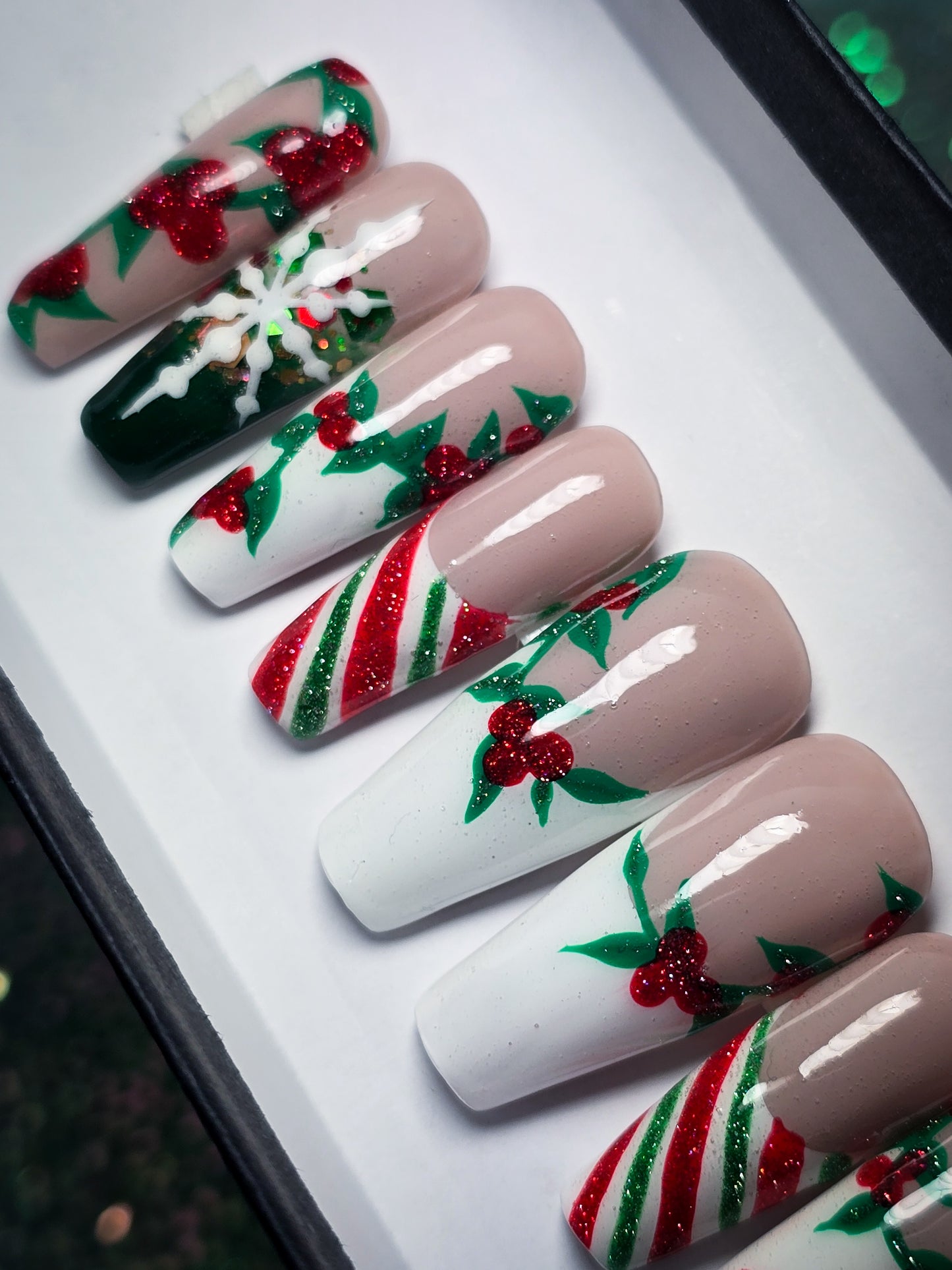 Christmas Cheer Press on Nail Set