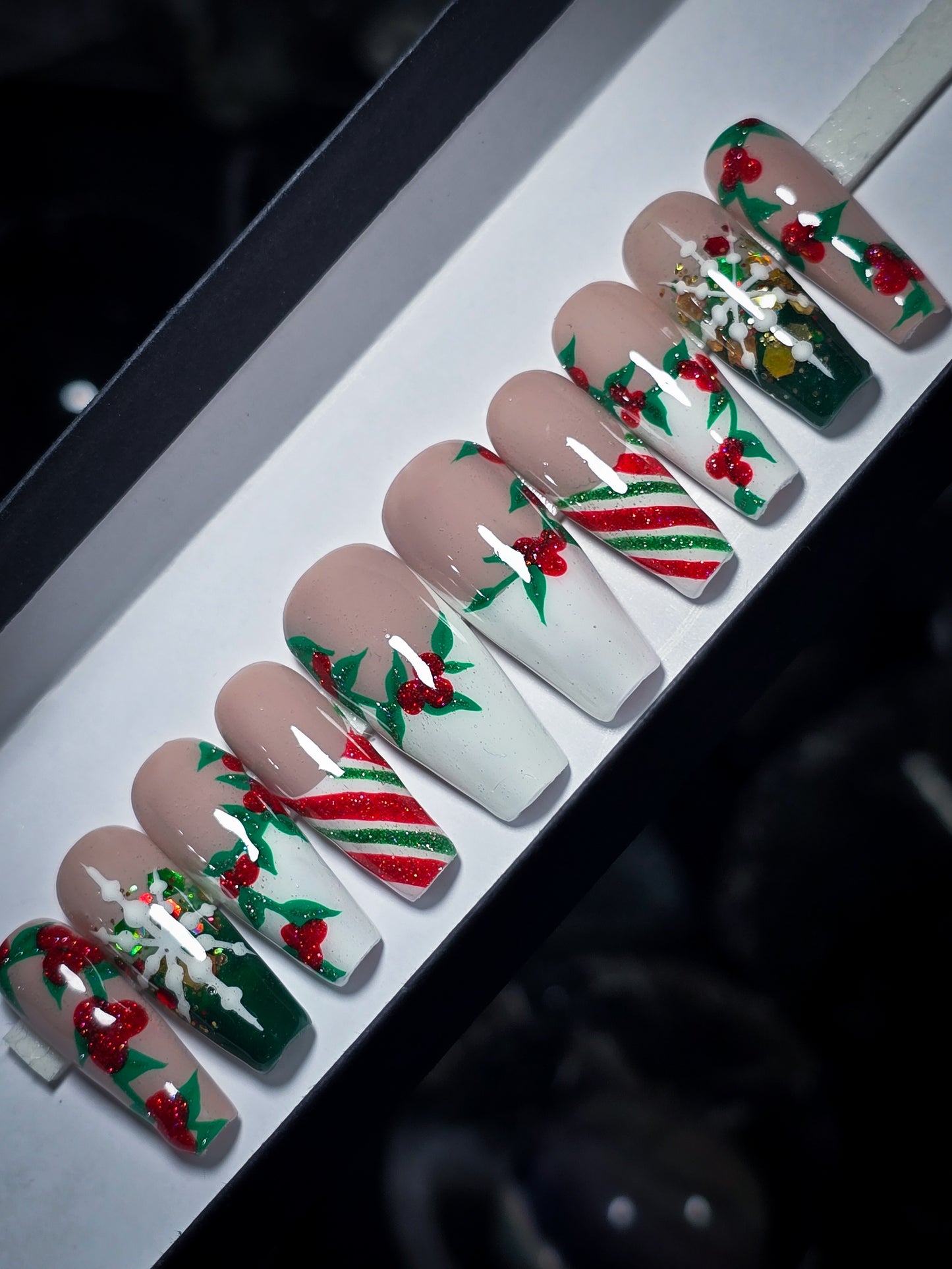 Christmas Cheer Press on Nail Set