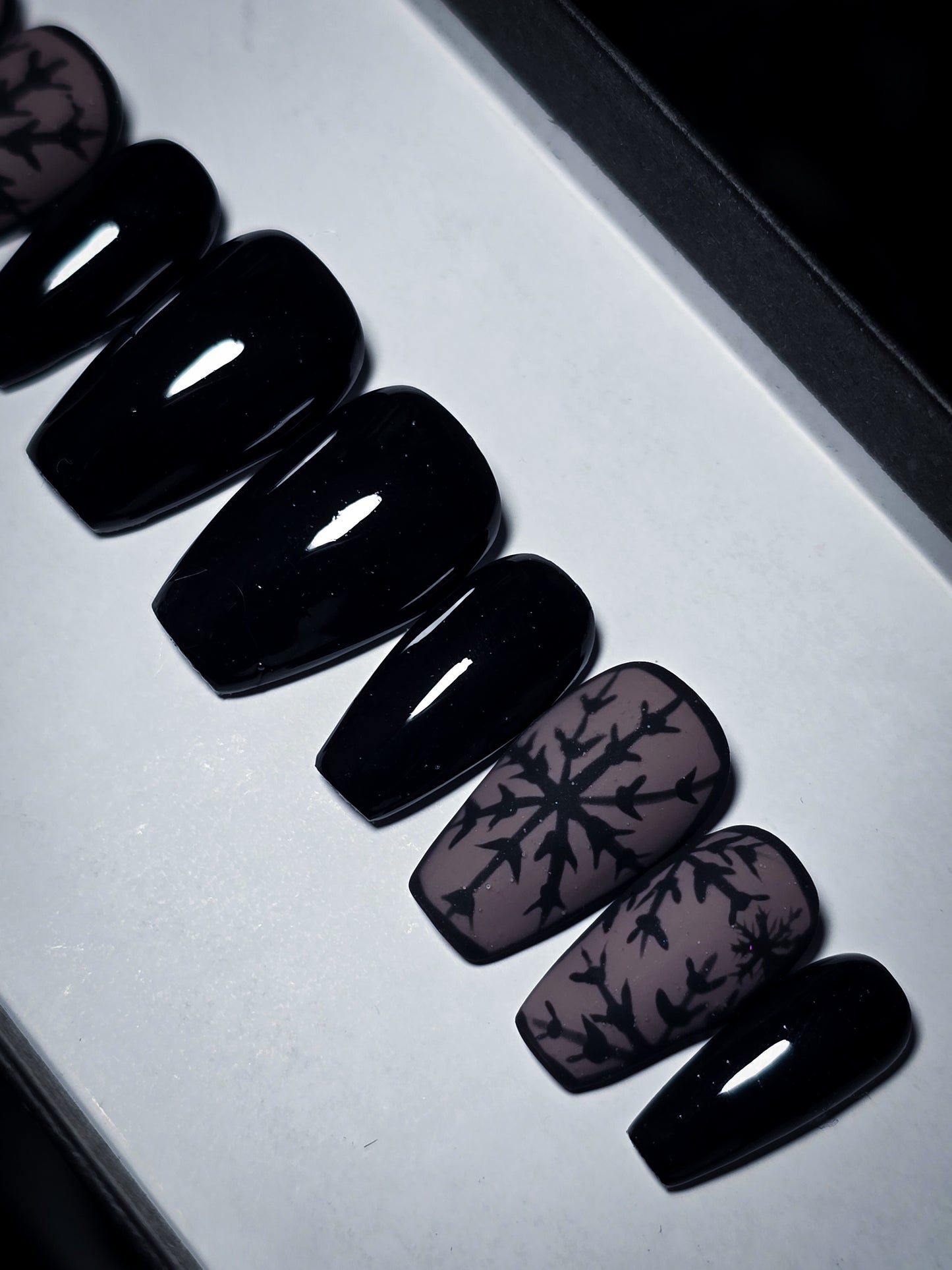 Dark Winter Press on Nail Set