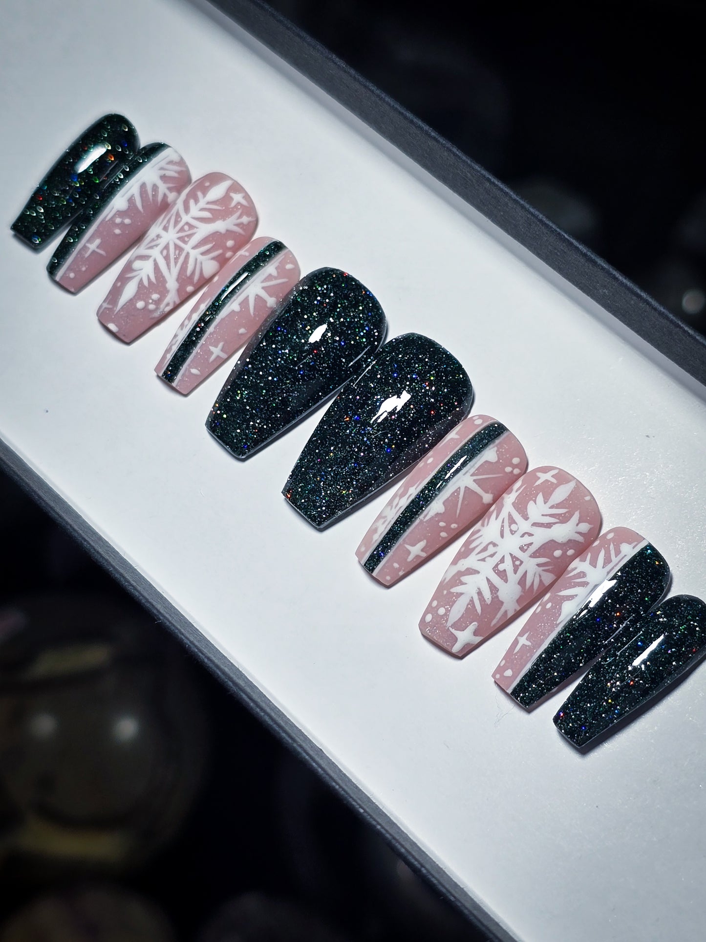 Glittering Frost Press on Nail Set