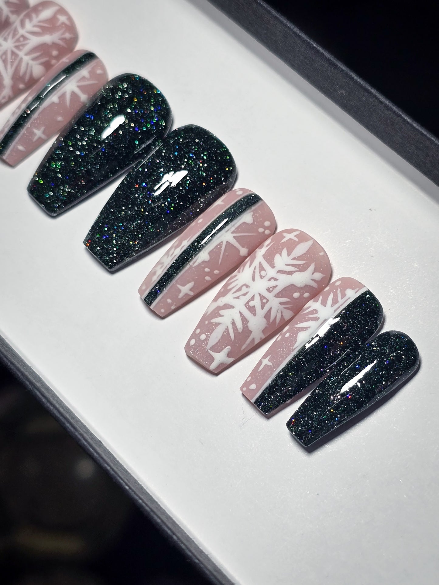 Glittering Frost Press on Nail Set
