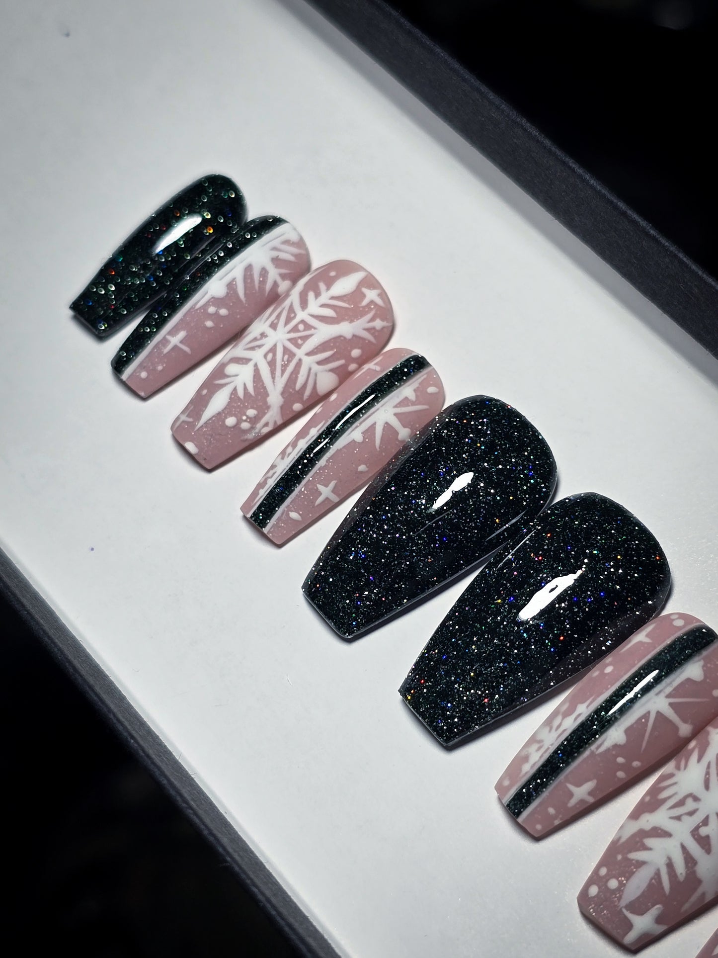 Glittering Frost Press on Nail Set