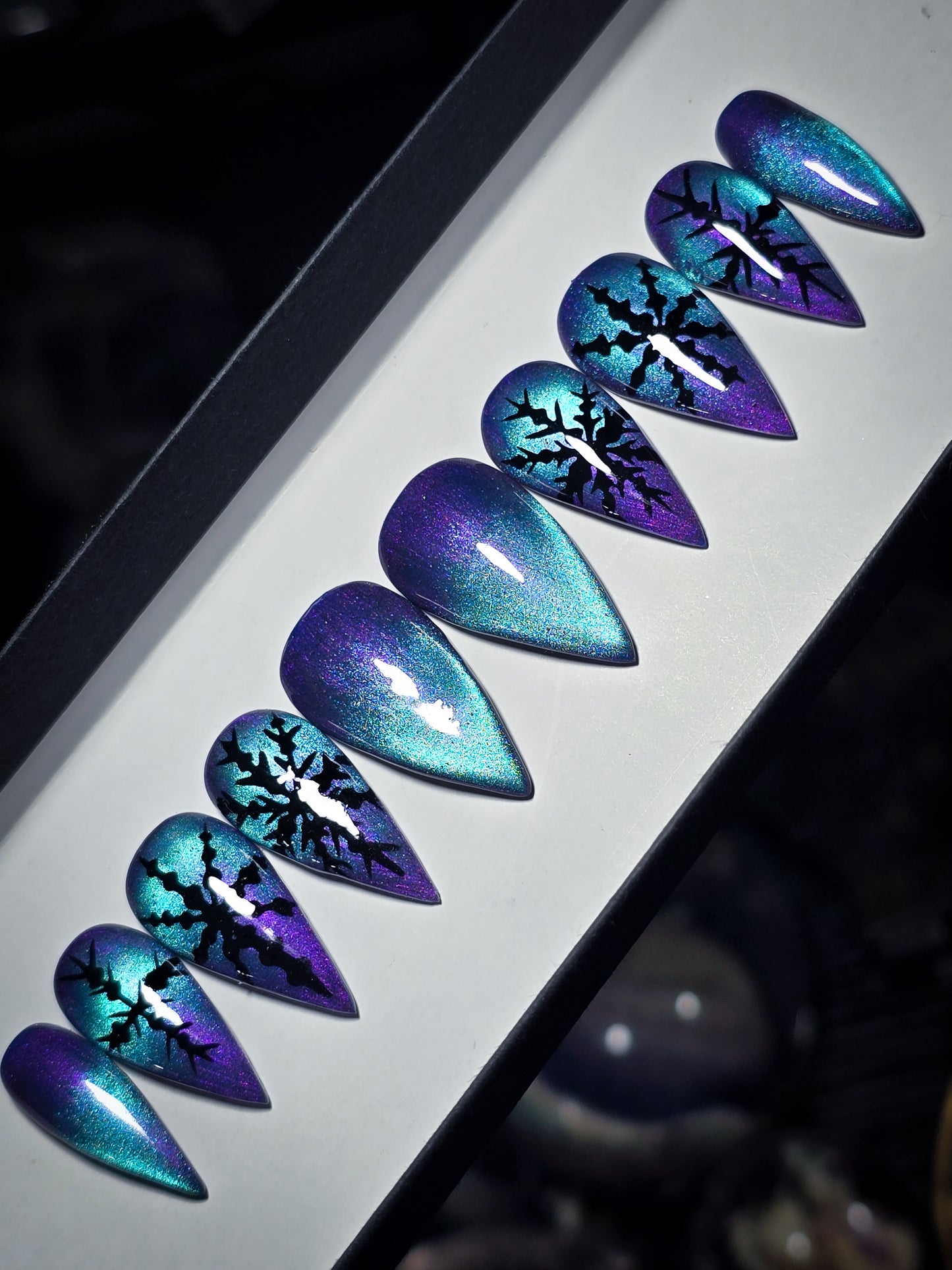 Aurora Frost Press on Nail Set