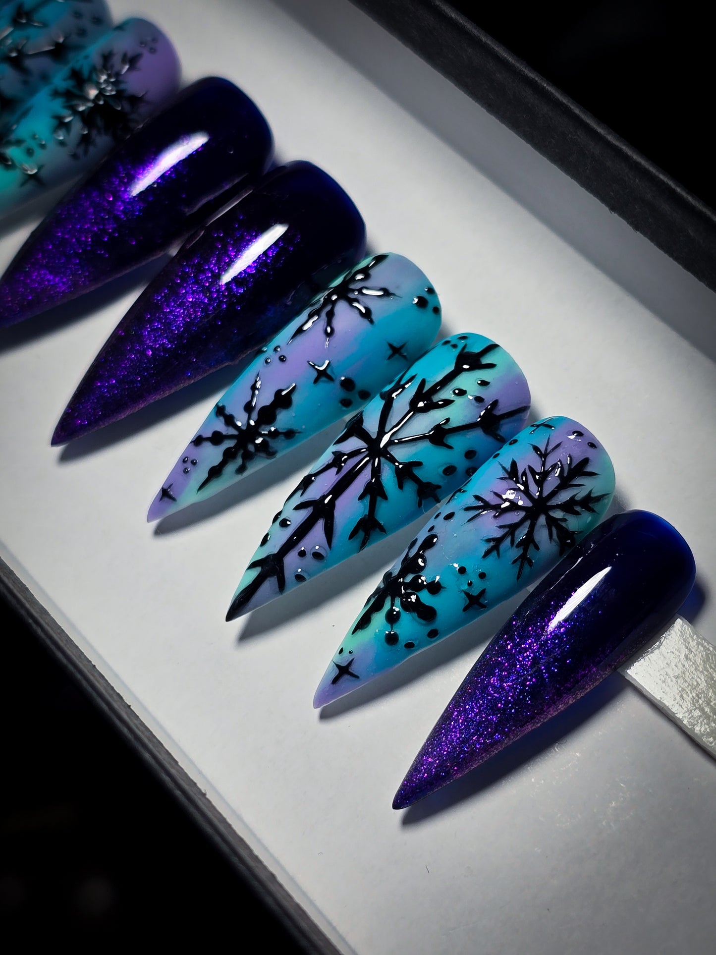 Mystic Winter (Glow in the dark) Press on Nail set
