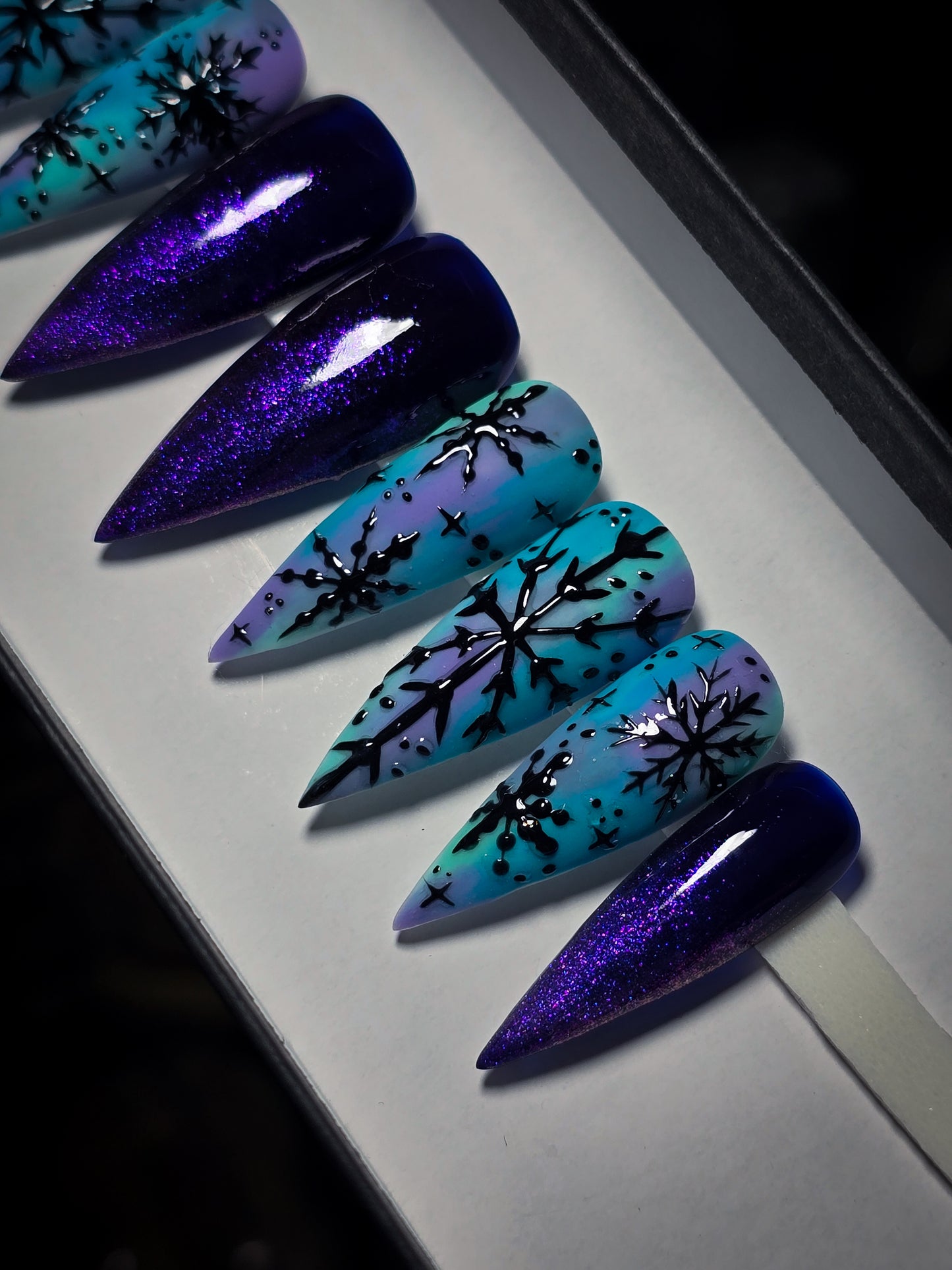 Mystic Winter (Glow in the dark) Press on Nail set